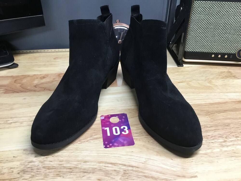Me Too Zarita Women's Black Suede Mid Top Almond Toe Block Heels Ankle Boots